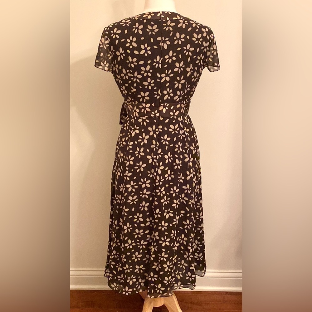 Talbots Petites Pure Silk Brown Tan Floral 8P Classic Chic Quiet Luxury Dress - Picture 9 of 13